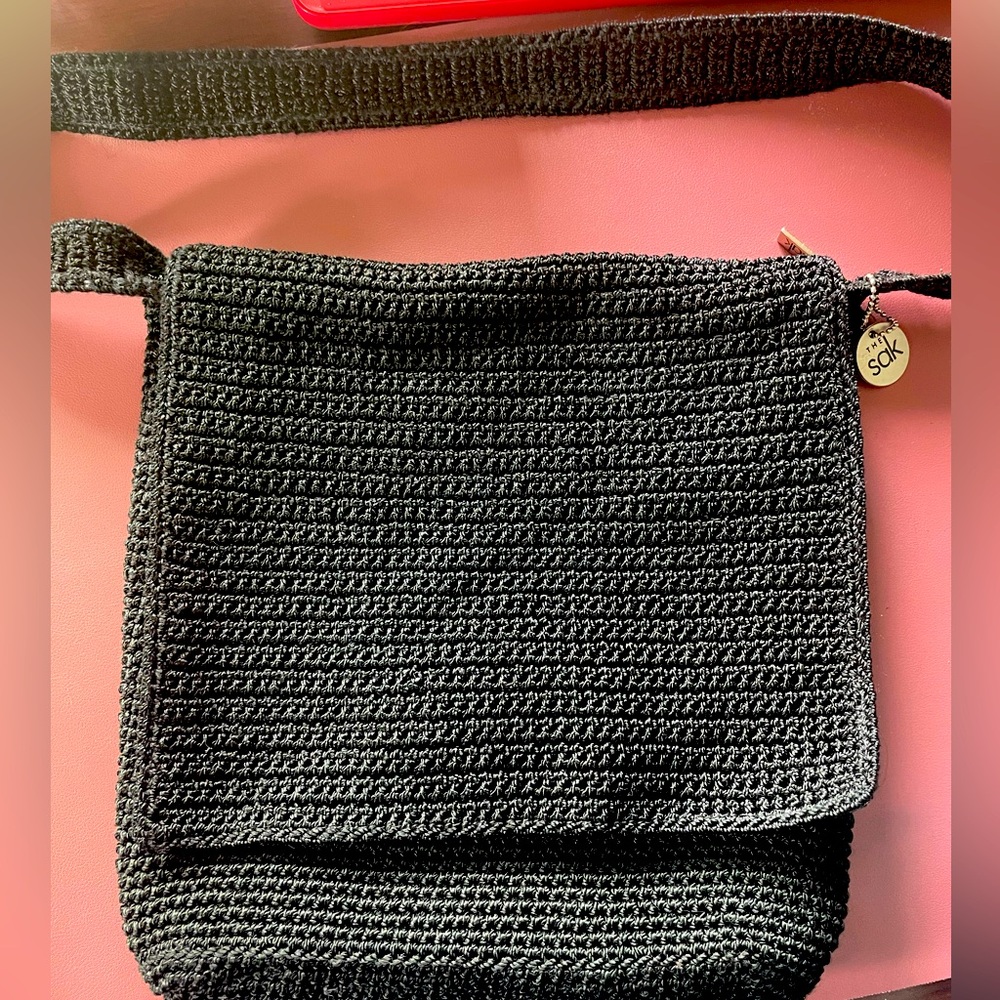 The Sak vintage fold over crossbody crochet. Black